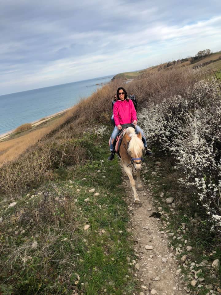 Passeggiata a cavallo immersa nella natura a Casalbordino
